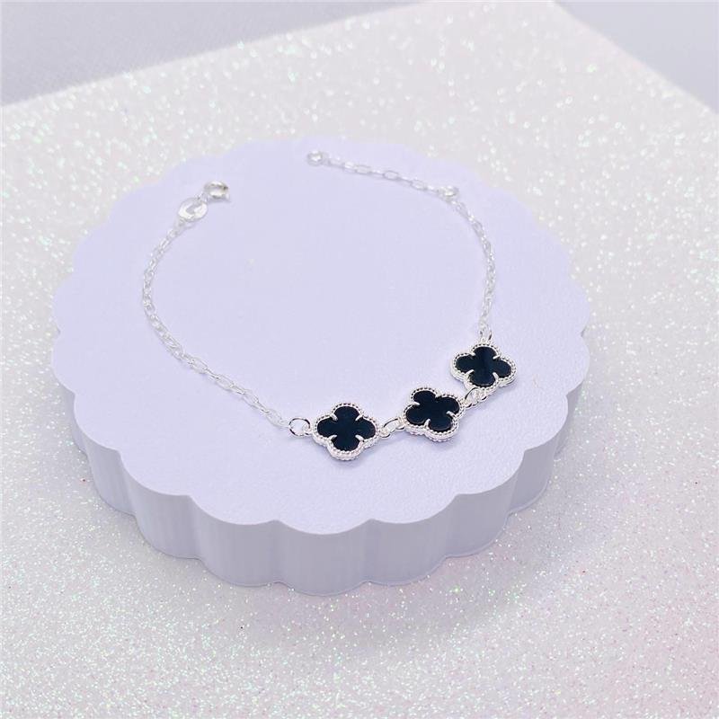 PULSEIRA VAN CLEEF 3 TREVOS PRETO JUNTOS